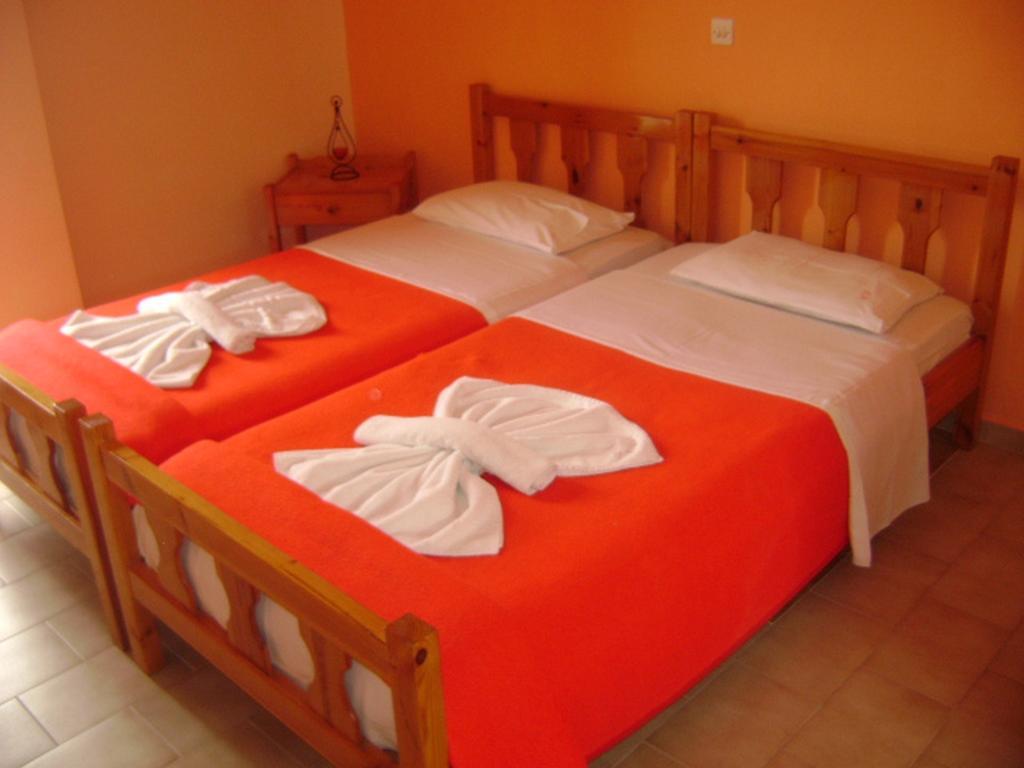 Adonis Beach Hotel Heraklion  Exterior photo